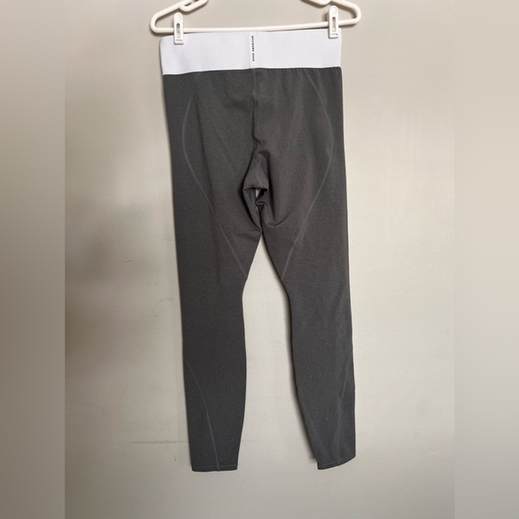 NWOT Good American The Icon Core Set Leggings & Bra Gray - Picture 6 of 7